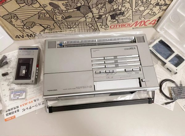 全新1982年东芝TOSHIBA MA 4立体声微型磁带+收音+彩电机