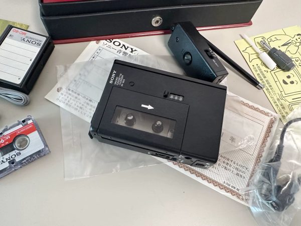 全新1982年索尼SONY M302微型磁带随身听 外放小型录音机