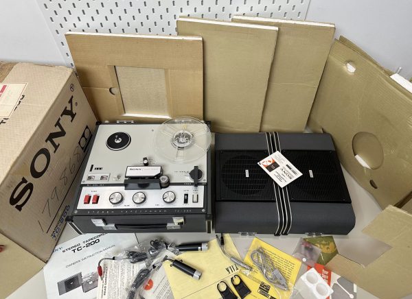 全新1964年索尼SONY TC-200 开盘机 4轨7寸组合外放机型