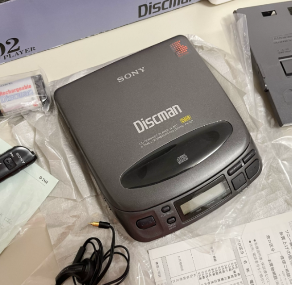 1991年索尼SONY D202 CD随身听 重低音线控机型
