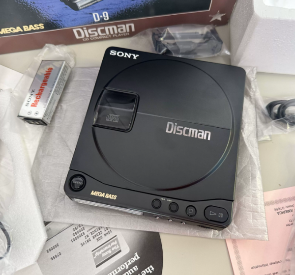 1989年索尼SONY D90/D9 CD机随身听全金属重低音机型