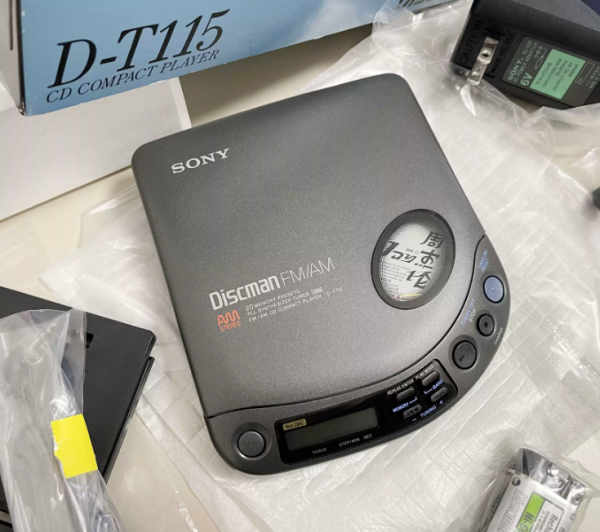 1992年索尼SONY D-T115 CD随身听重低音收音1BIT机型