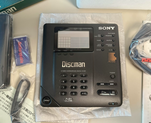 1989年索尼SONY D350/D35 CD随身听 双DAC旗舰机皇