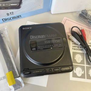 1989年索尼SONY DT20/DT2 CD随身听 大推力收音机型