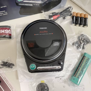 1987年东芝TOSHIBA XR-9437 CD随身听经典大推力机