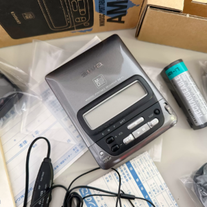 1993年爱华AIWA AM-F1 MD随身听 初代经典录放机皇