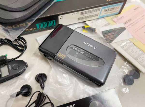 1993年索尼SONY WMD-DT1 DAT磁带随身听 EVA真嗣同款