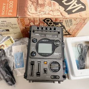 1976年索尼SONY XF-300磁带+收音+电视 一体组合机型