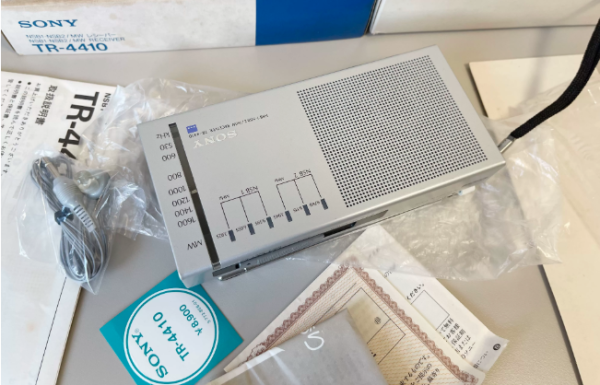 1979年索尼SONY TR-4410 经典多频段一键选台收音机