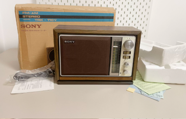 1980年索尼SONY ICF-9740 经典16C大号扬声器收音机