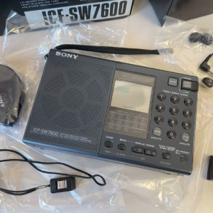 1989年索尼SONY ICF-SW7600 全波段数控扫描收音机