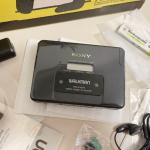 1993年索尼SONY FX808磁带随身听陶瓷全自动收音机型