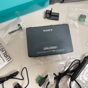 1990年索尼SONY WM-R707 磁带随身听 重低音收音机型