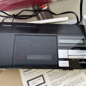 1986年东芝TOSHBA XR-J9 便携CD机初代超级HIIF机型