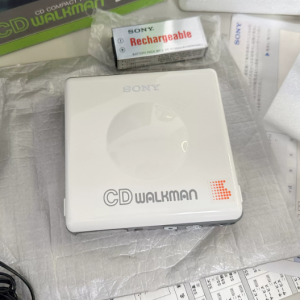 1988年索尼SONY D-82 CD机随身听 8MM迷你大推力机型