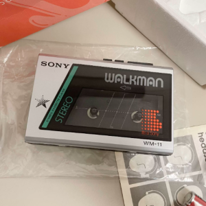 1985年索尼SONY WM-11 磁带随身听 初代大开窗机型