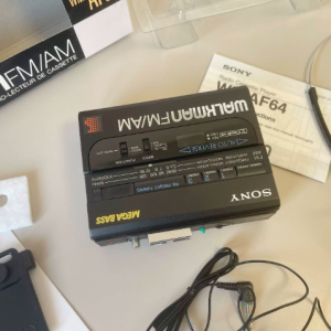 1988年索尼SONY WM-AF64 磁带随身听 高音质收音机型
