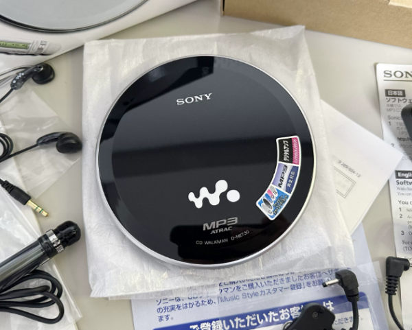 2005年索尼SONY D-NE730 CD随身听 多功能经典机型