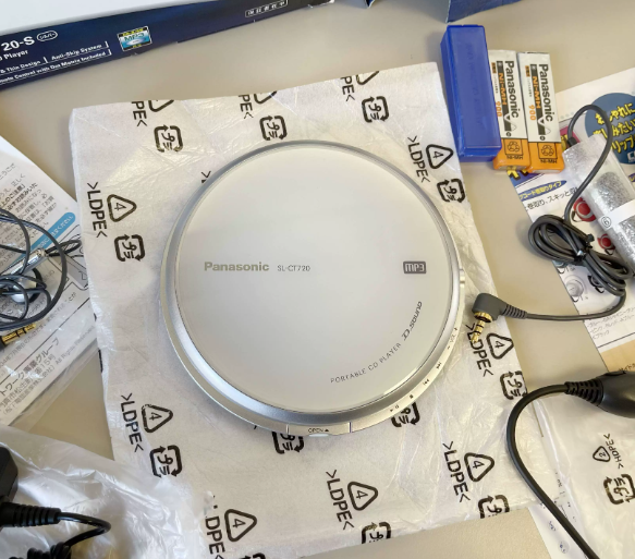 2004年松下PANASONIC CT720 CD随身听超薄多功能机型