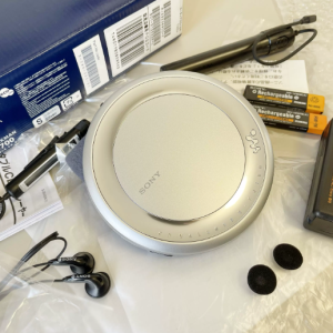 2003年索尼SONY D-JE700 CD随身听 时尚抗震经典名机