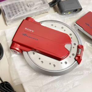 2001年索尼SONY D-VM1 CD随身听 红色全球500限定款