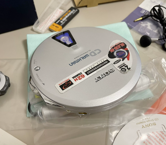 1999年 索尼SONY D-EJ01/E01 CD机随身听 吸入式机皇