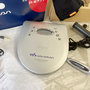 2001年索尼SONY D-E777 CD随身听 长续航MDLINK机型