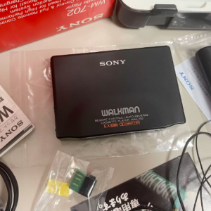 1990年索尼SONY WM-702 磁带随身听金属超薄首发机型