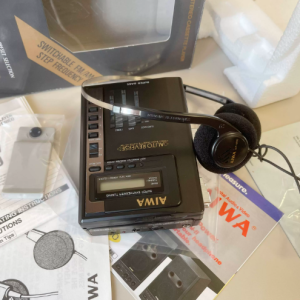 1991年爱华AIWA HS-T50 磁带随身听 多功能收音机型