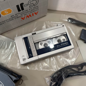 1981年爱华AIWA HS-CSJ1 磁带随身听 多功能收音机型