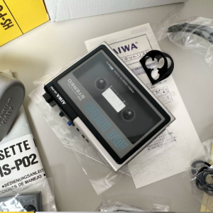 1982年爱华AIWA HS-P02 磁带随身听金属复古开窗神机