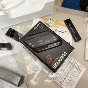 1987年索尼SONY WM-F203 磁带随身听 全金属收音机型