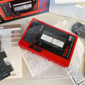 1985年 东芝TOSHIBA KT-VS3磁带随身听 收音机械机型