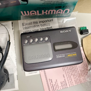 1991年索尼SONY WM-FX55 磁带随身听 全金属收音机型