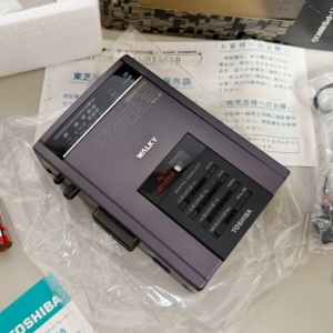 1989年东芝TOSHIBA KT-PS18 收音EQ磁带随身听