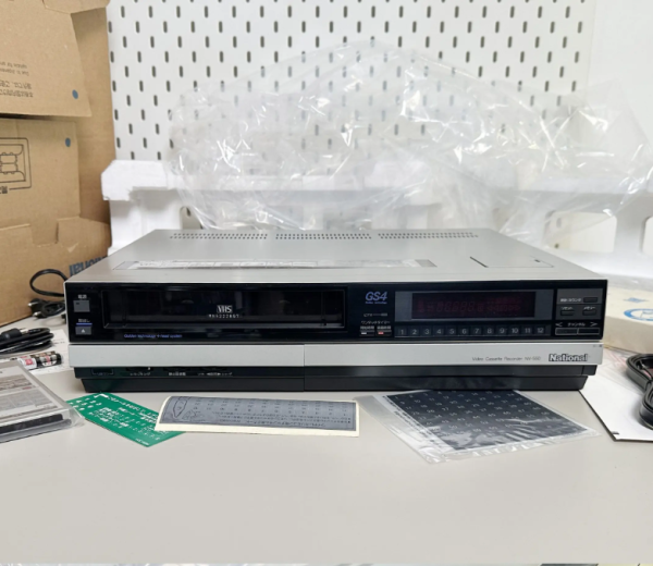 1982年松下NATIONAL NV-550业务级VHS磁带录像录音机