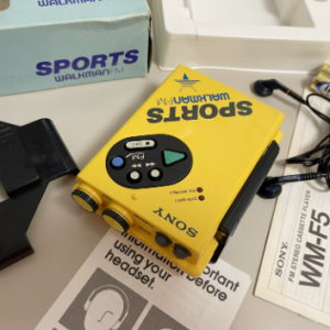 【全新罕见】1983年索尼SONY WM-F5 磁带随身听 直驱运动防水机皇