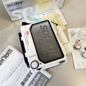 【全新罕见】1986年索尼SONY WM-F107磁带随身听太阳能三防收音机