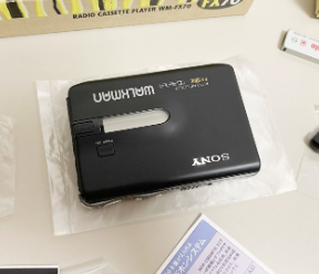 1991年索尼SONY WM-FX70磁带随身听金属收音重低音机