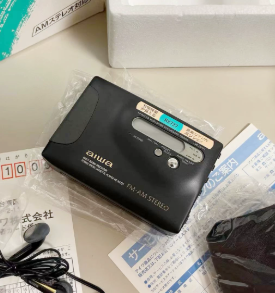 1992年爱华AIWA HS-RX727磁带随身听 全金属电控机型