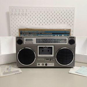 【全新稀少】1979年日立HITACHI TRK-810 手提磁带收音一体录音机