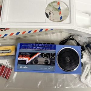 1981年夏普SHARP QT-15小型手提磁带录音机 经典机型