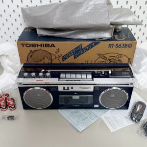 1981年东芝TOSHIBA RT-S63 手提磁带录音机BOMBEAT机