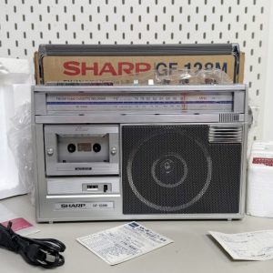 1980年夏普SAHRP GF-128 手提户外磁带收音录音机