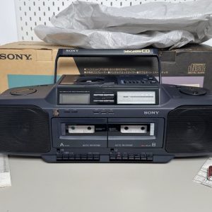 1986年索尼SONY CFD-200 CD+双磁带+收音一体录音机