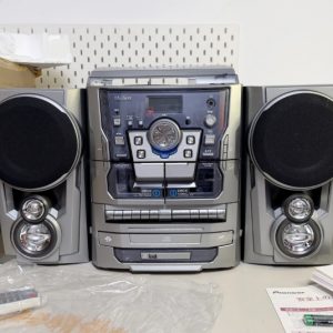 2001年东芝TOSHIBA HF638 黑胶+CD+2磁带一体录音机