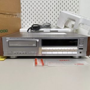 1987年雅马哈YAMAHA CDX-2000 首款高位元CD座机皇
