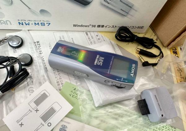 1999年索尼SONY NW-MS7 初代机型第一款数字播放器