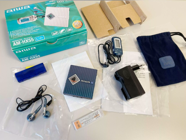 1999年爱华AIWA AM-HX55 MD随身听 变色龙单放机型