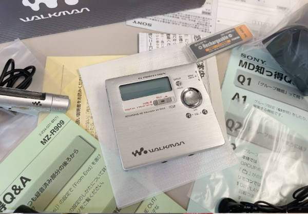 2001年索尼SONY MZ-R909 MD随身听 DSP/TYPR录放机型